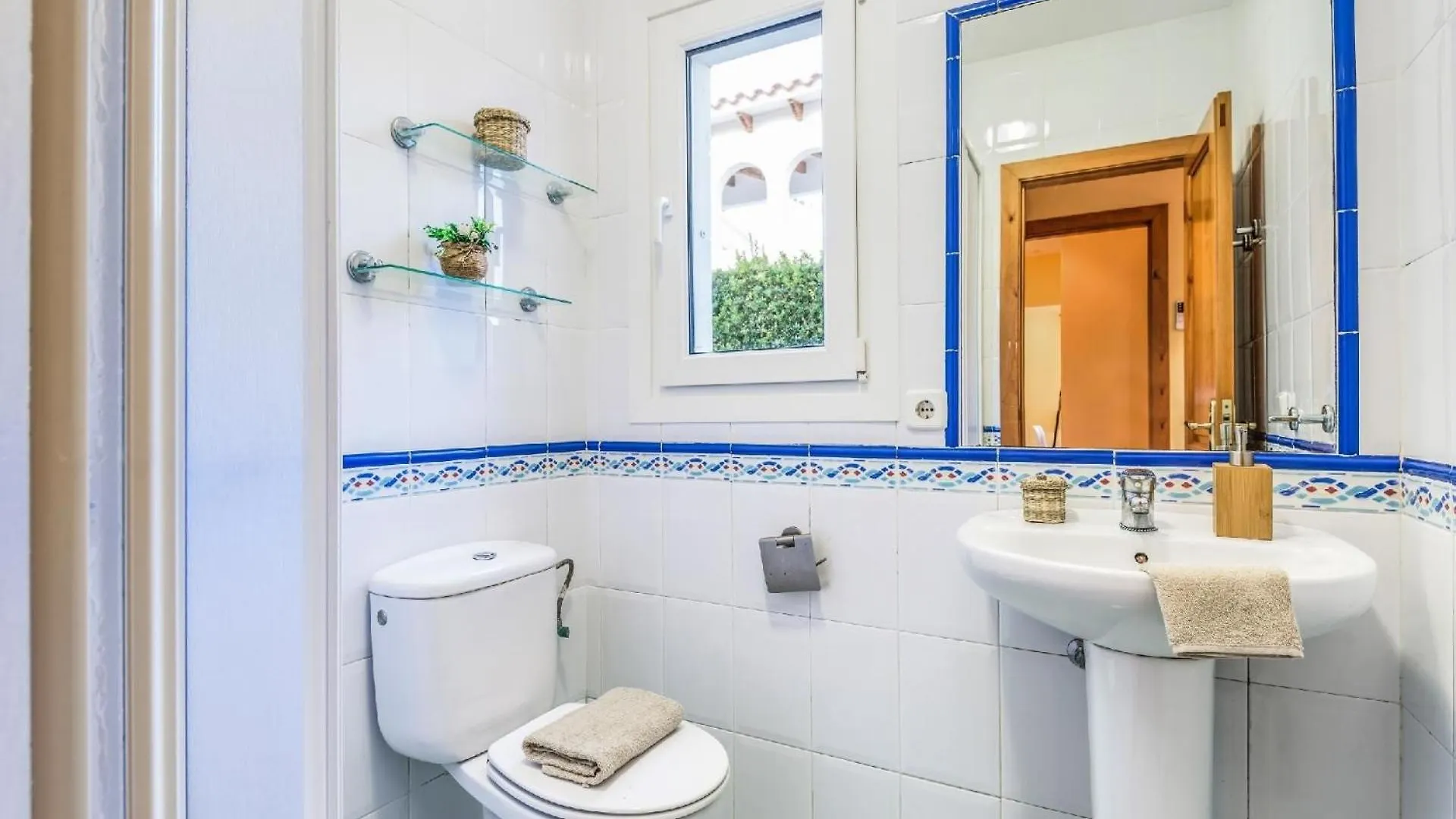 Ferienhaus Mit Privatpool Fuer 6 Personen Ca 110 Qm In Torre Del Ram, Menorca Westkueste Von Menorca Villa Cala'N Blanes  0*, Cala'N Blanes (Menorca)